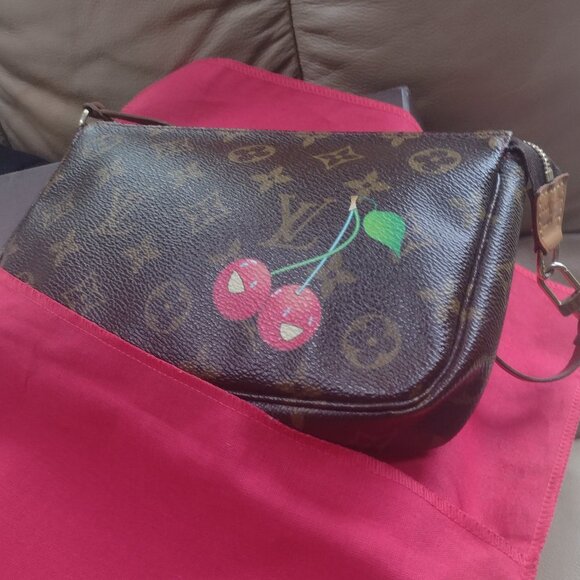 Louis Vuitton Cherries Pochette Accessories π - Picture 4 of 16
